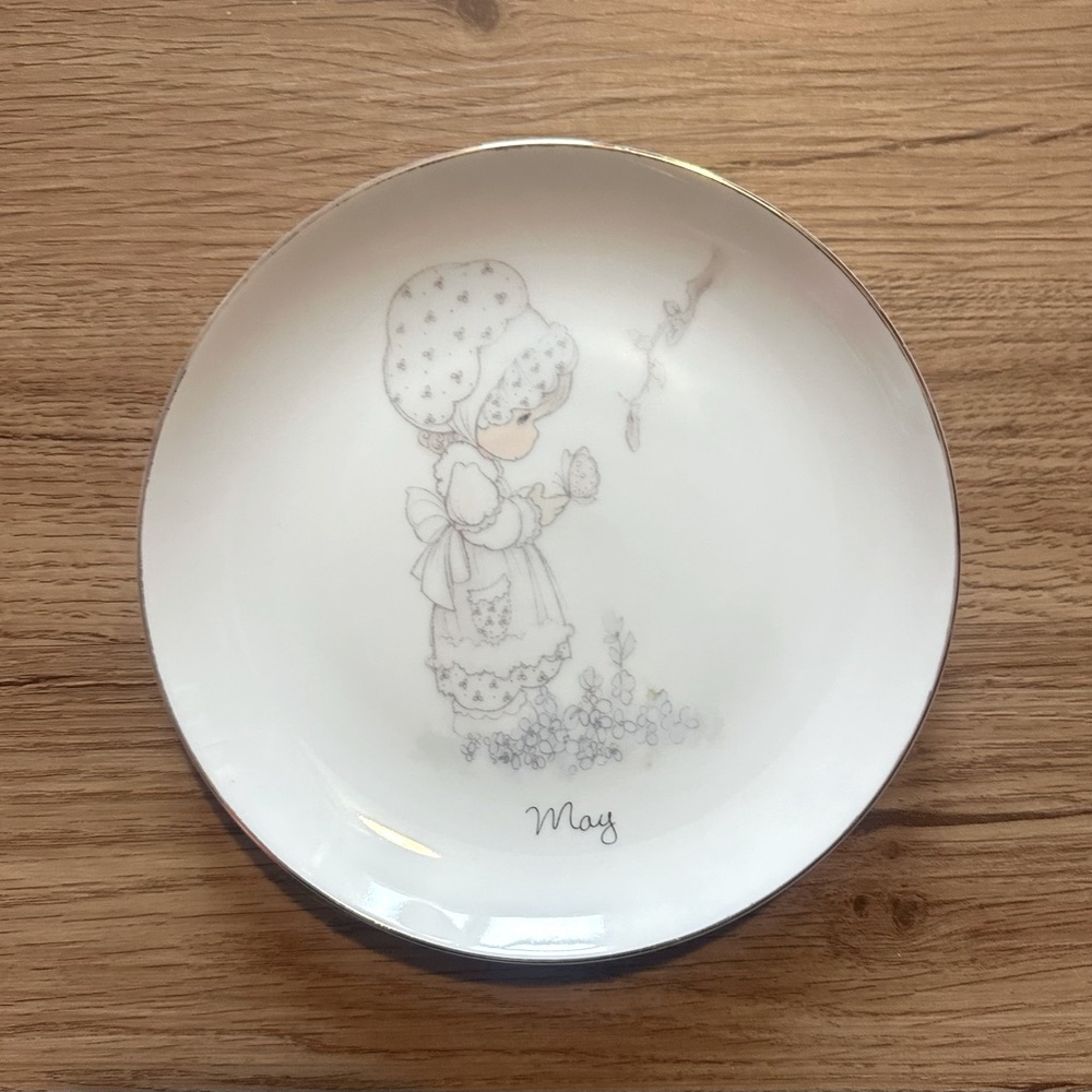 Precious Moments collectible plate “May”. Vintage.